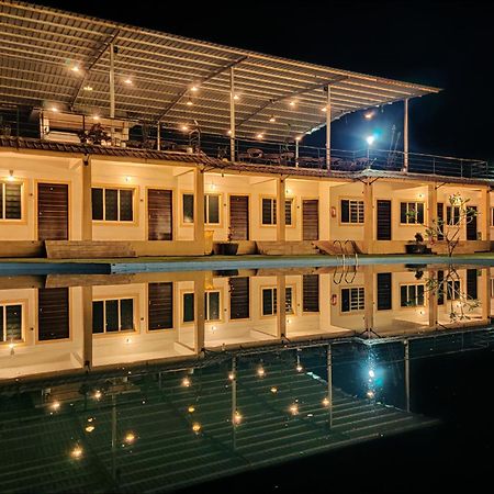 Amigos Lake Resort-Igatpuri, Maharashtra Ngoại thất bức ảnh