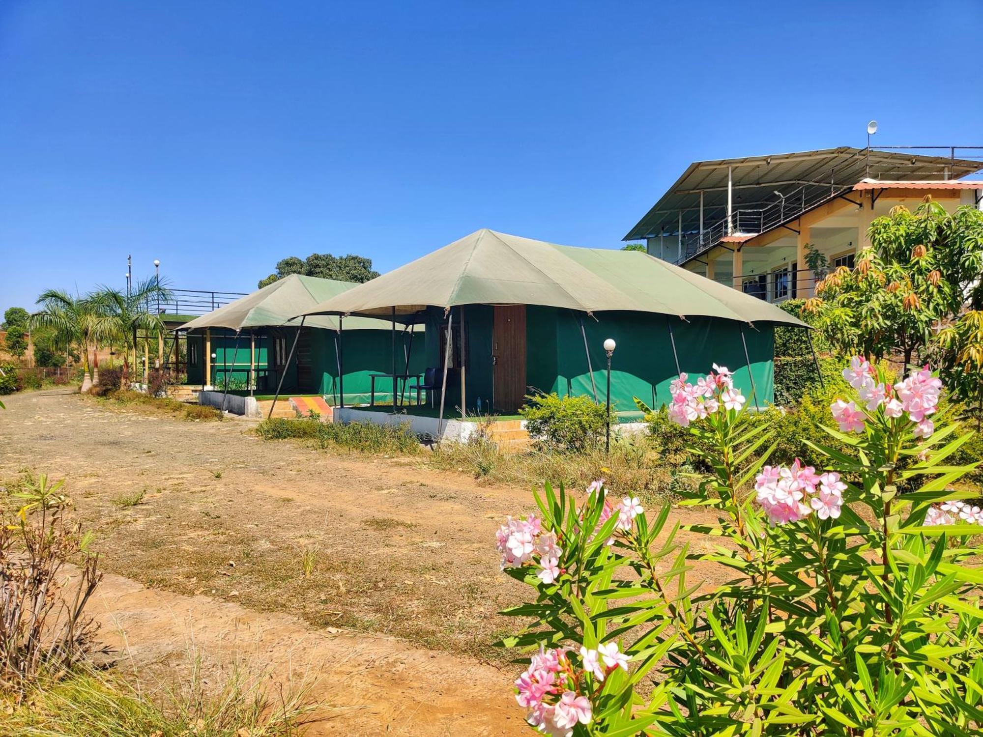 Amigos Lake Resort-Igatpuri, Maharashtra Ngoại thất bức ảnh